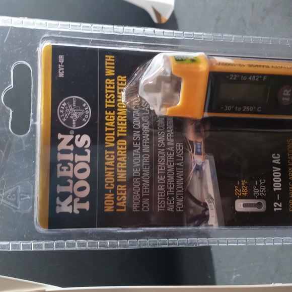 Klein Tools NCVT-4IR VOLTAGE TESTER+ THERMOMETER - Picture 2 of 6